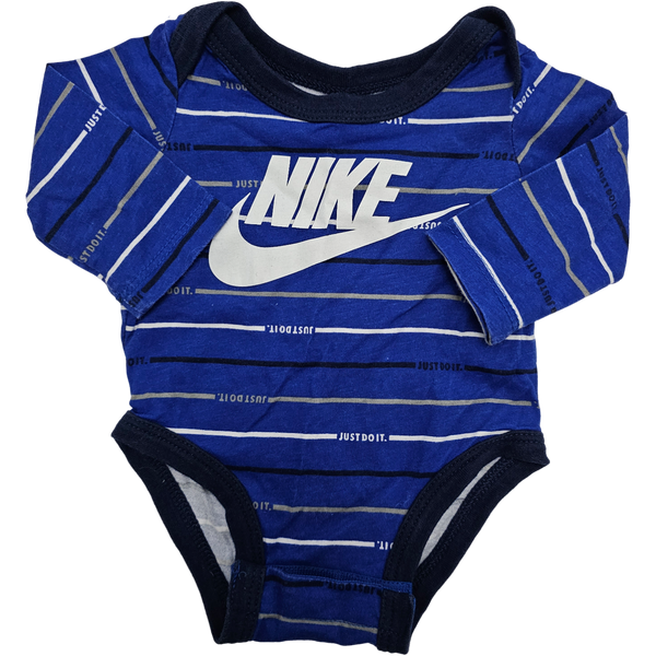 Nike NB *fait petit, prématuré